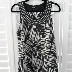 GORGEOUS like new sleeveless blouse XL